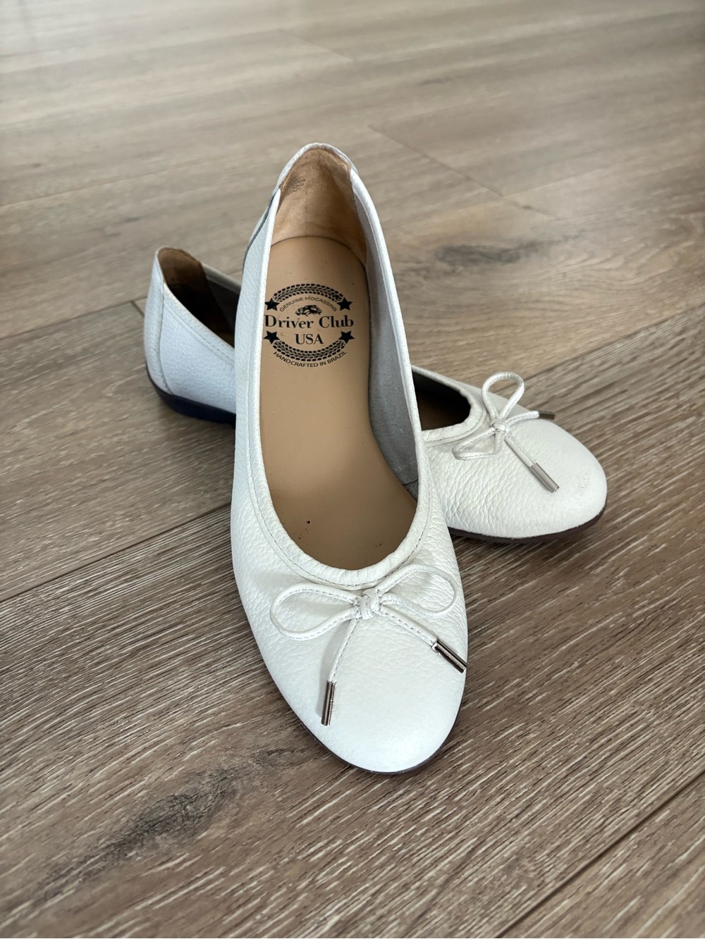 Driver Club USA White Leather Bow Ballet Flats